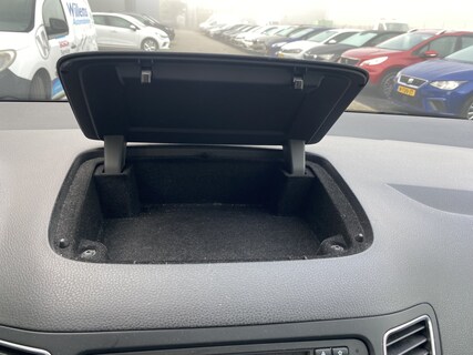 Volkswagen-Sharan