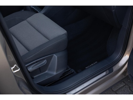 Volkswagen-Sharan