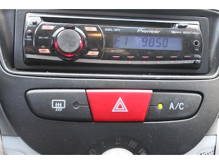 Peugeot-107