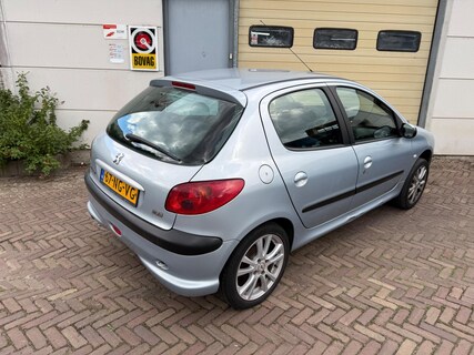Peugeot-206