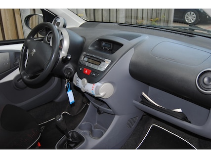 Peugeot-107