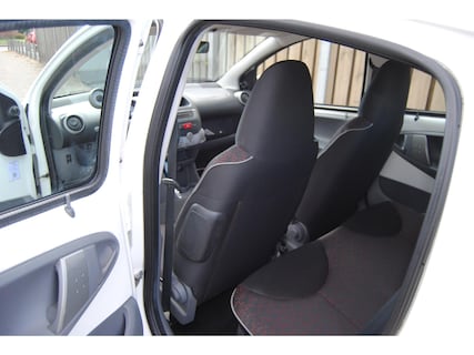 Peugeot-107