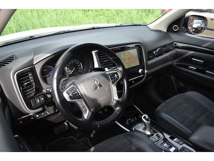 Mitsubishi-Outlander
