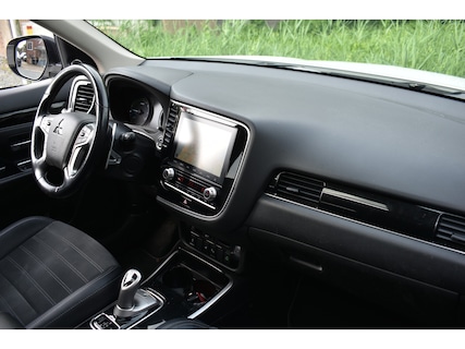 Mitsubishi-Outlander