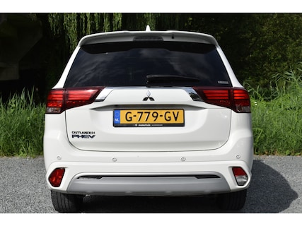 Mitsubishi-Outlander