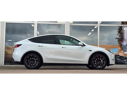 Tesla-Model Y
