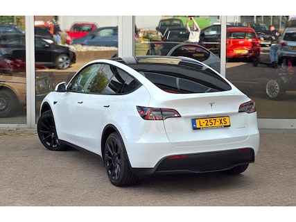 Tesla-Model Y