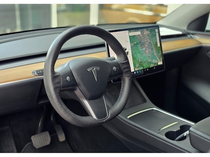 Tesla-Model Y