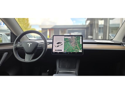Tesla-Model Y