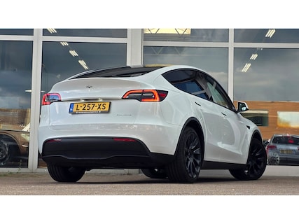 Tesla-Model Y