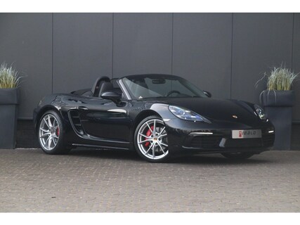 Porsche-718 Boxster