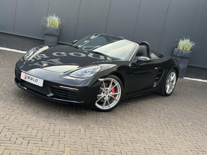 Porsche-718 Boxster