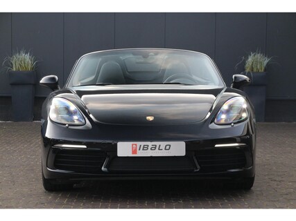 Porsche-718 Boxster