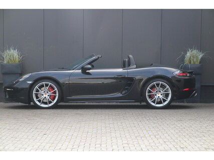 Porsche-718 Boxster