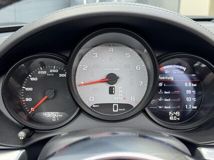 Porsche-718 Boxster