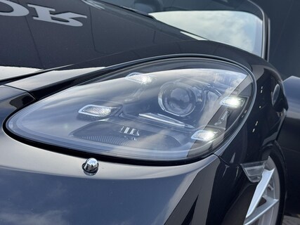 Porsche-718 Boxster