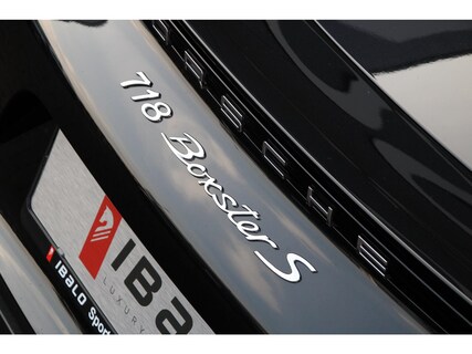 Porsche-718 Boxster