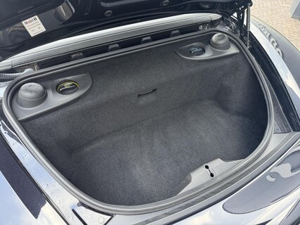 Porsche-718 Boxster