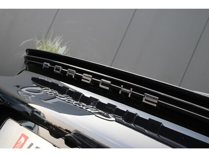 Porsche-718 Boxster
