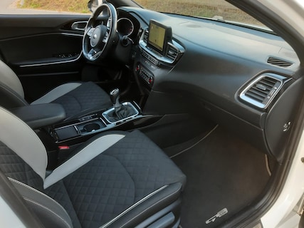 Kia-ProCeed