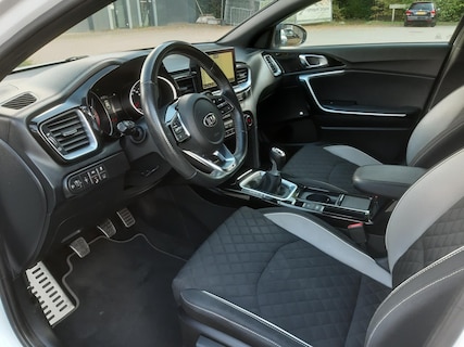 Kia-ProCeed