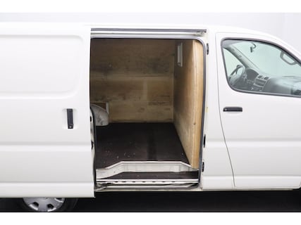 Toyota-HiAce