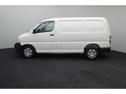 Toyota-HiAce
