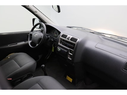 Toyota-HiAce