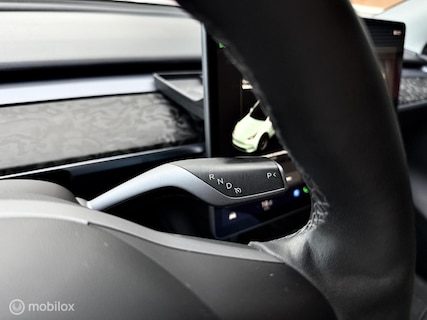 Tesla-Model Y