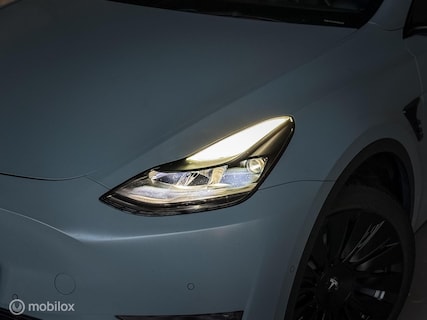 Tesla-Model Y