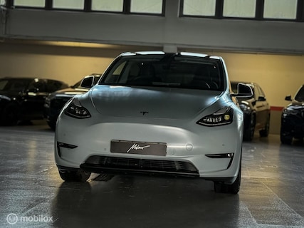 Tesla-Model Y