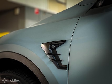Tesla-Model Y