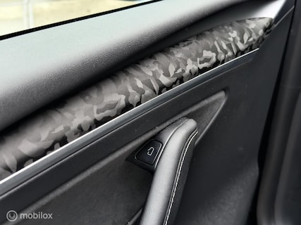Tesla-Model Y