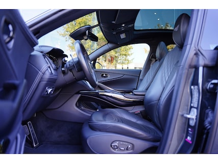 Aston Martin-DBX