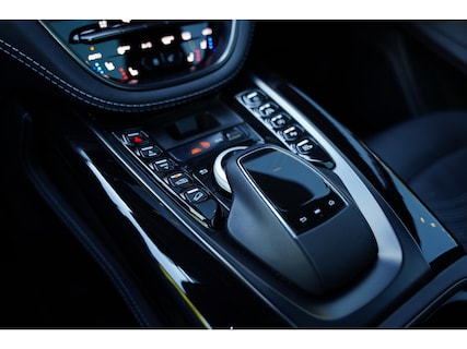 Aston Martin-DBX