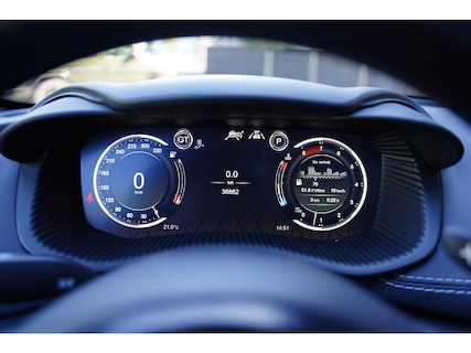 Aston Martin-DBX