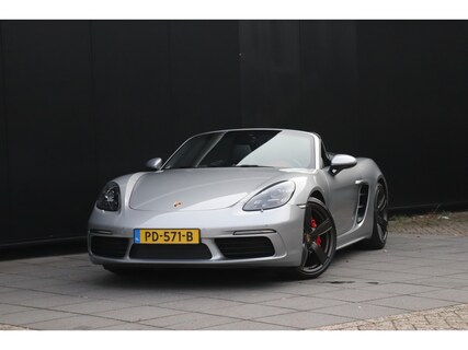 Porsche-718 Boxster