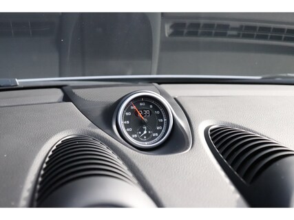 Porsche-718 Boxster