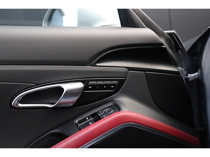 Porsche-718 Boxster