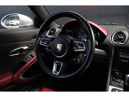 Porsche-718 Boxster