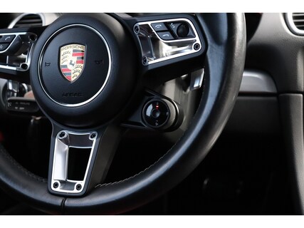 Porsche-718 Boxster