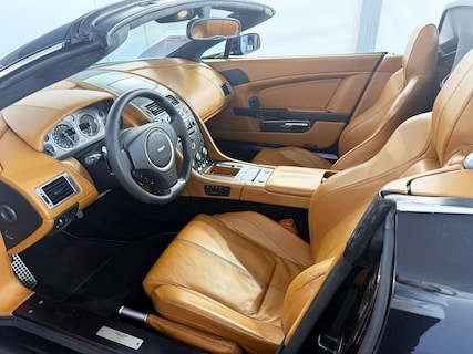 Aston Martin-V8 Vantage