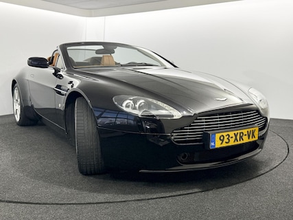 Aston Martin-V8 Vantage