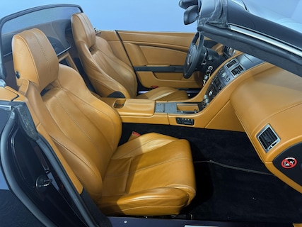 Aston Martin-V8 Vantage