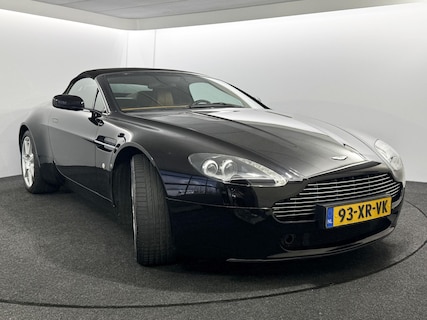 Aston Martin-V8 Vantage