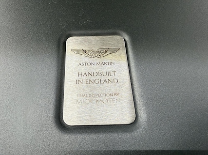 Aston Martin-V8 Vantage