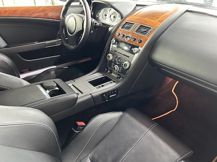 Aston Martin-DB9