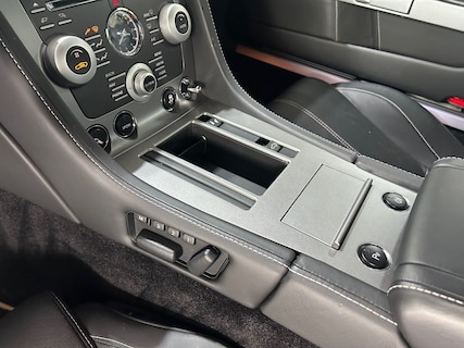Aston Martin-DB9