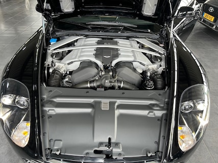 Aston Martin-DB9