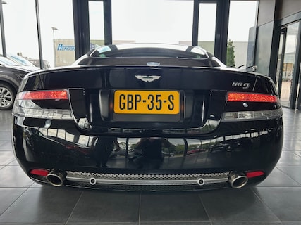 Aston Martin-DB9